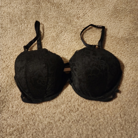 Victoria's Secret Other - NWT - Victoria's Secret Black Floral Lace Bra - Size 34 D